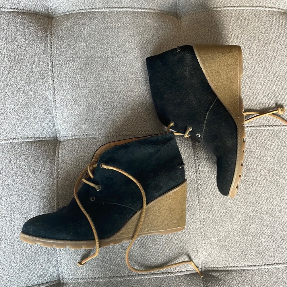 Sperry black Swede booties! Women’s size 9